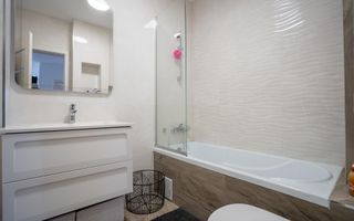 De inchiriat apartament 3 camere prima onestilor cu loc de parcare - Poză 4