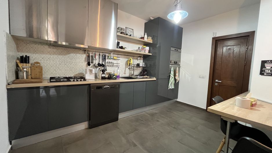 ANDRONACHE | Vila 4 Camere | Garaj  | Curte Verde | Ciubar & BBQ - Poză 11