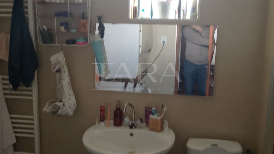 Apartament la casa, curte interioară,  foișor cu grill. - Poză 6