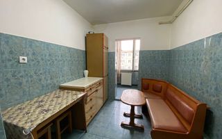 Apartament cu 3 camere, decomandat, etaj intermediar, zona Farmacia Somesan - Poză 6
