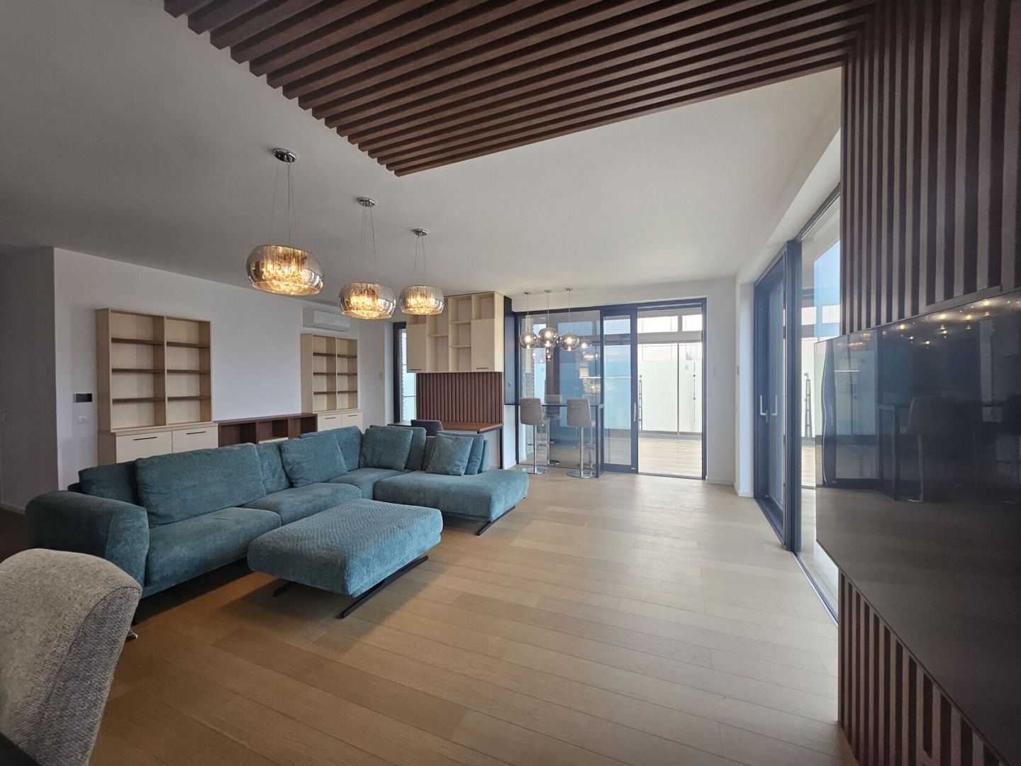 PENTHOUSE LUX JANDARMERIEI - THE IVY - Poză 3