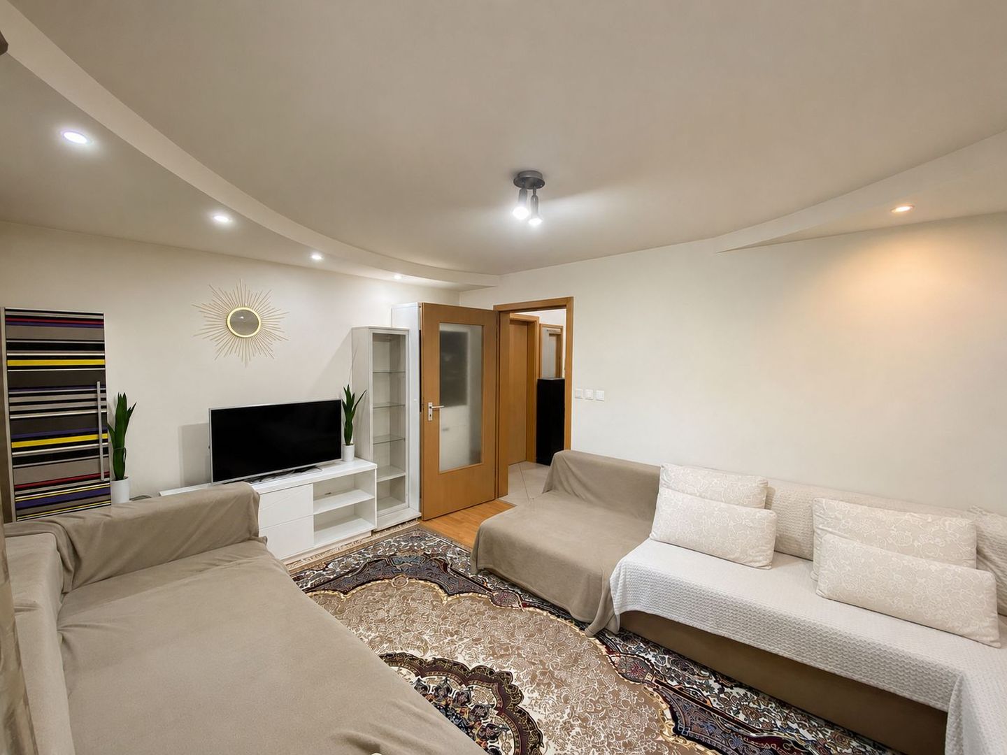 COMISION 0, Apartament 3 Camere, Decomandat, 3 Balcoane, Zona Aradului - Poză 2