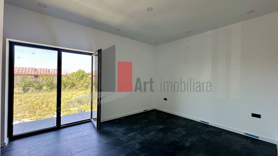 Vanzare vila 4 camere in Domnesti - Poză 3