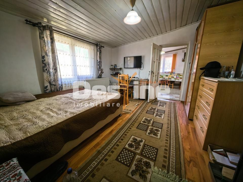 Casă 4 camere și 720 mp teren + beci și anexe - Poză 11