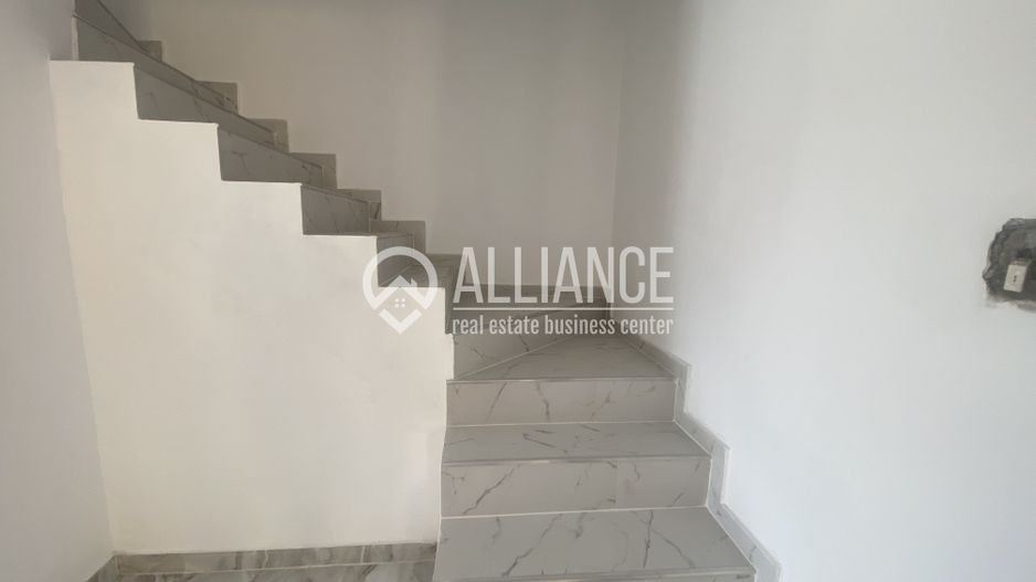 VALU LUI TRAIAN(COD 07) -Casa P+M 5 camere cu teren de 300 mp - Poză 11