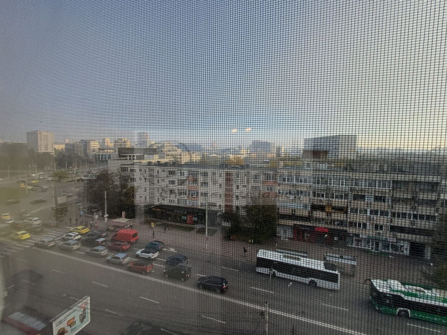 Ap 3 camere decomandat – Rond Podu Roș, la 5 minute de Palas Mall - Poză 24