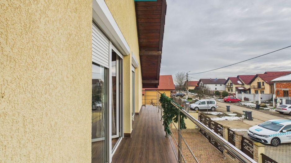 Vilă elegantă cu etaj în Zădăreni - Poză 21