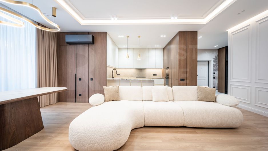 Chirie, apartament, 4 camere, Strada Universității, Centru - Poză 3