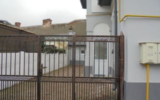 In centrul orasului! Vanzare casa renovata in Targoviste - Poză 10