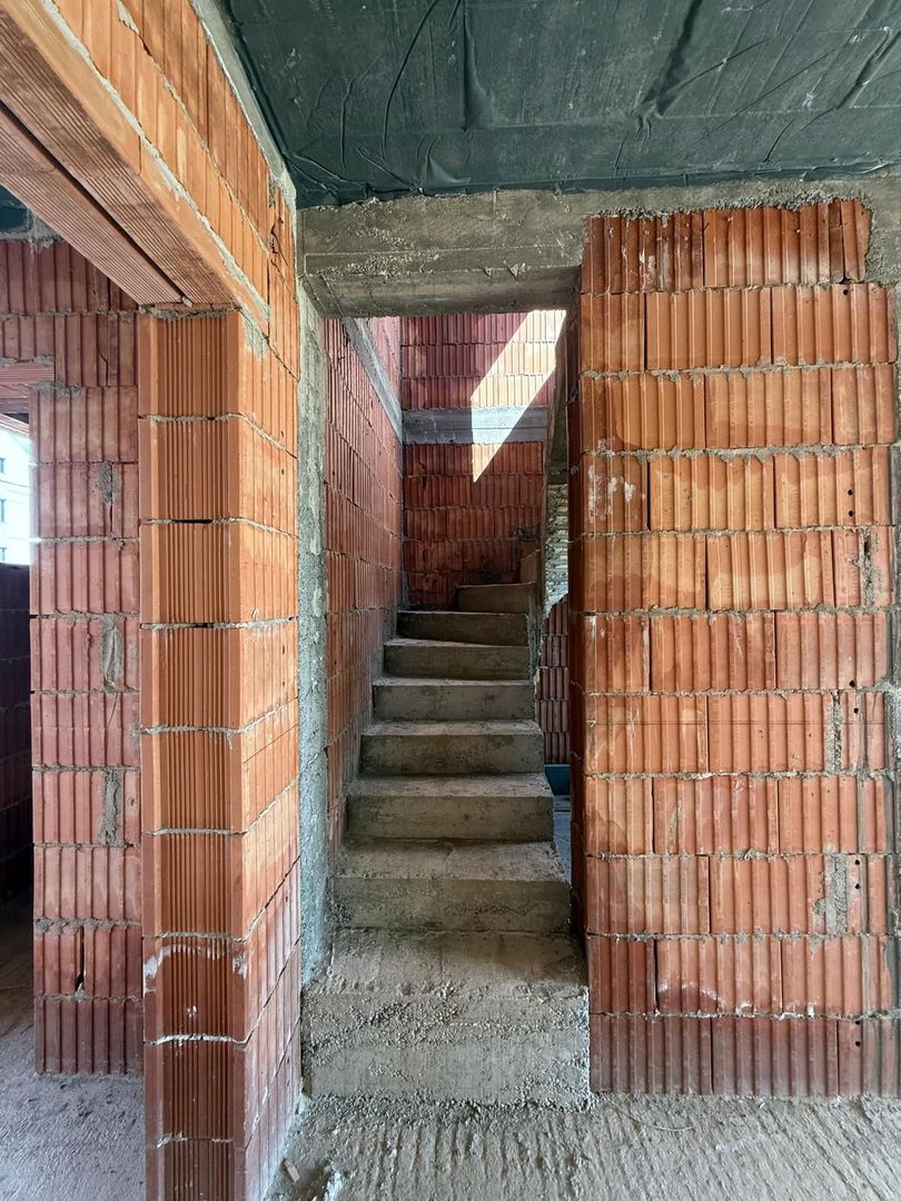 Duplex la rosu - 3 dormitare- Dumbravita - Poză 7