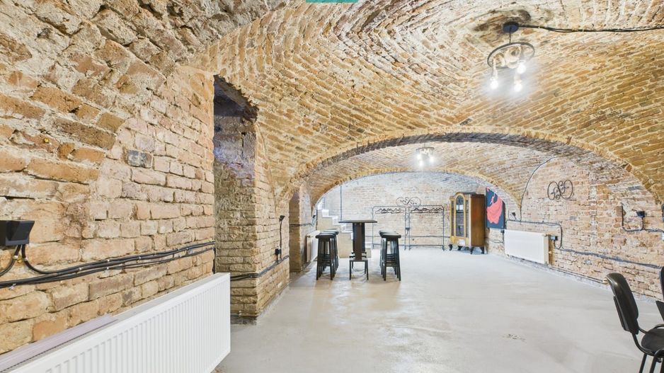 Eleganță subterană - pivniță exclusivistă Arad - Poză 44