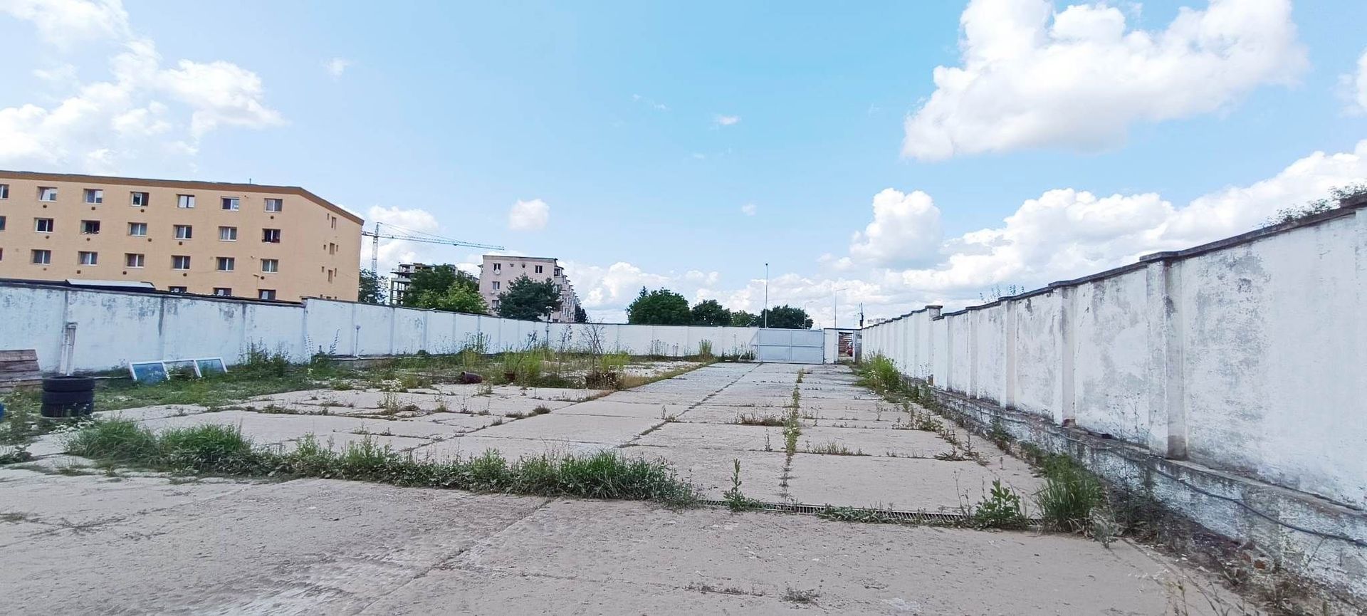 Proprietate cu 2 hale si casa la inchiriat,teren 1350mp - Poză 7