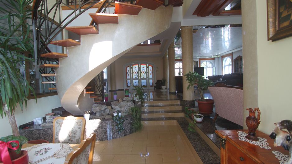 Casă / Vilă cu 8 camere de vânzare în zona Semicentral - Poză 29