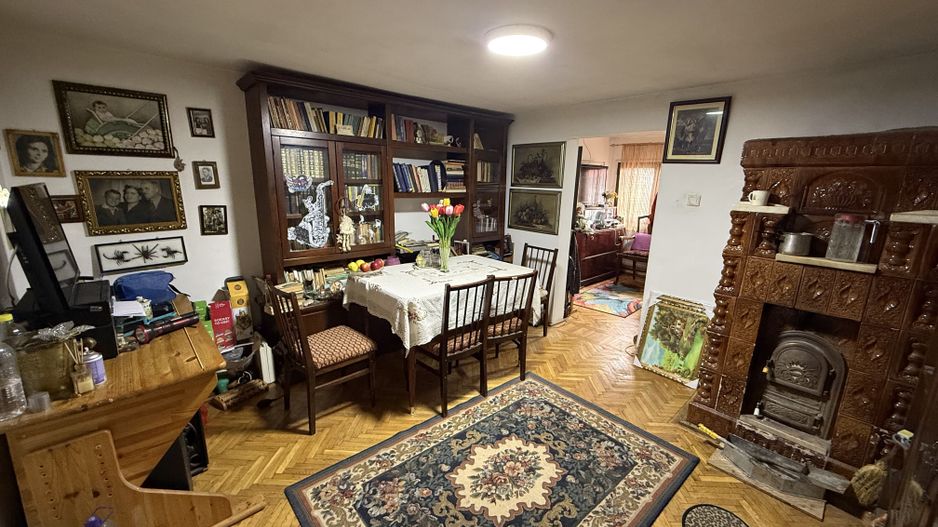 Casă corp C1 84mp + casă corp C2 51mp+garaj+ grădină și teren 889mp - Poză 9