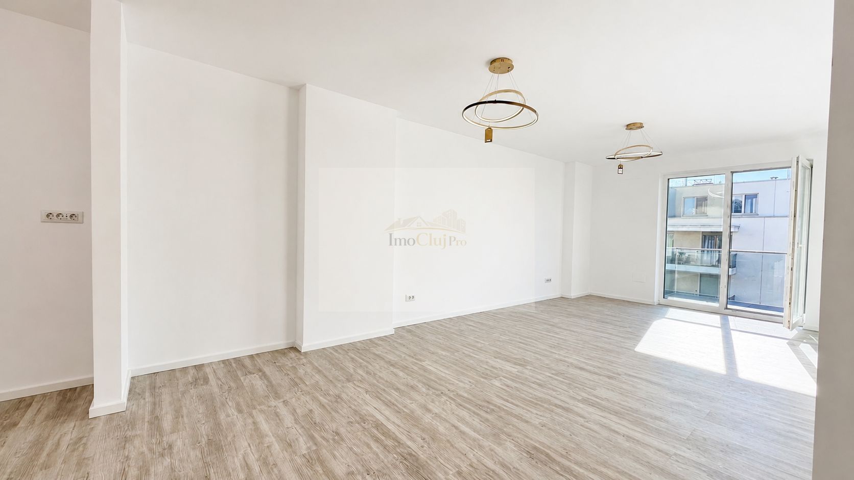 Investiție! Vânzare apartament 2 camere, terasă panoramică~zona Auchan - Poză 1