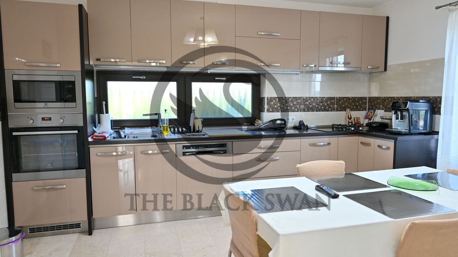 Casa cu piscina de vanzare | 3.300 mp teren | Urlati - Prahova - Poză 10