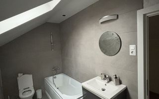 Apartament la casă de închiriat, 3 camere, Vișan - Poză 2