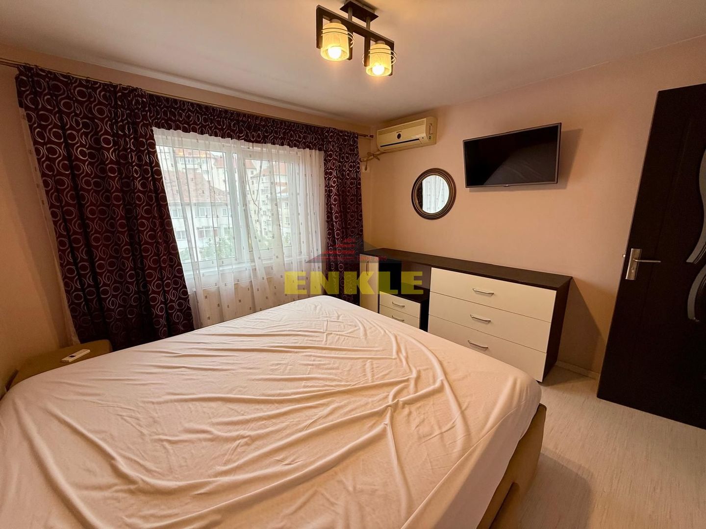 De închiriat apartament cu 2 camere decomandat, Str. Ion Pillat. - Poză 3