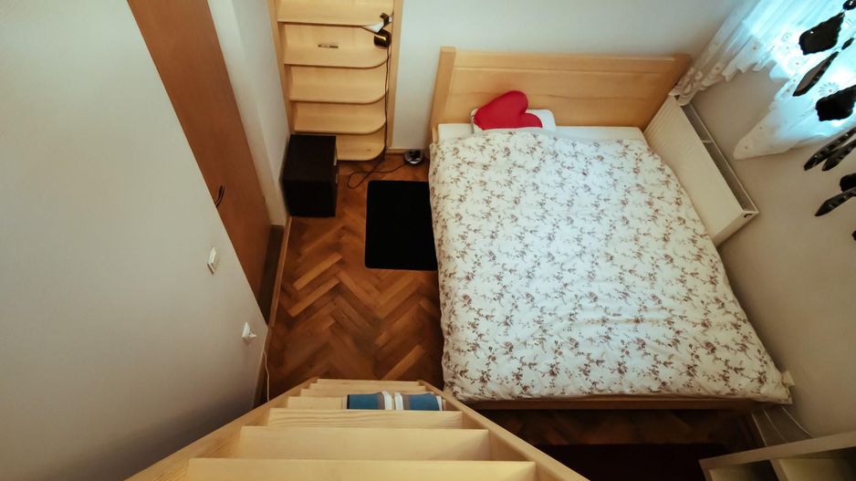 Piata Sfatului, apartament  deosebit, luminos, cu priveliște frumoasă - Poză 15