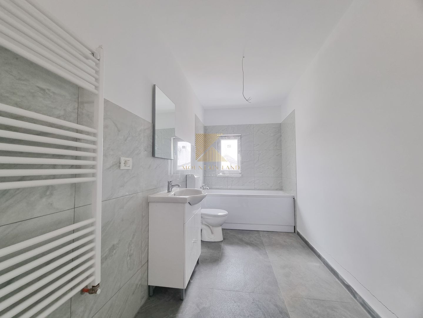 Casă însiruită cu 4 camere și curte proprie – Cartier Izvor, Str. Salc - Poză 13