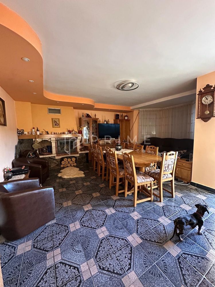 Casă spațioasă de vânzare – Corunca, zona Vatman - Poză 3