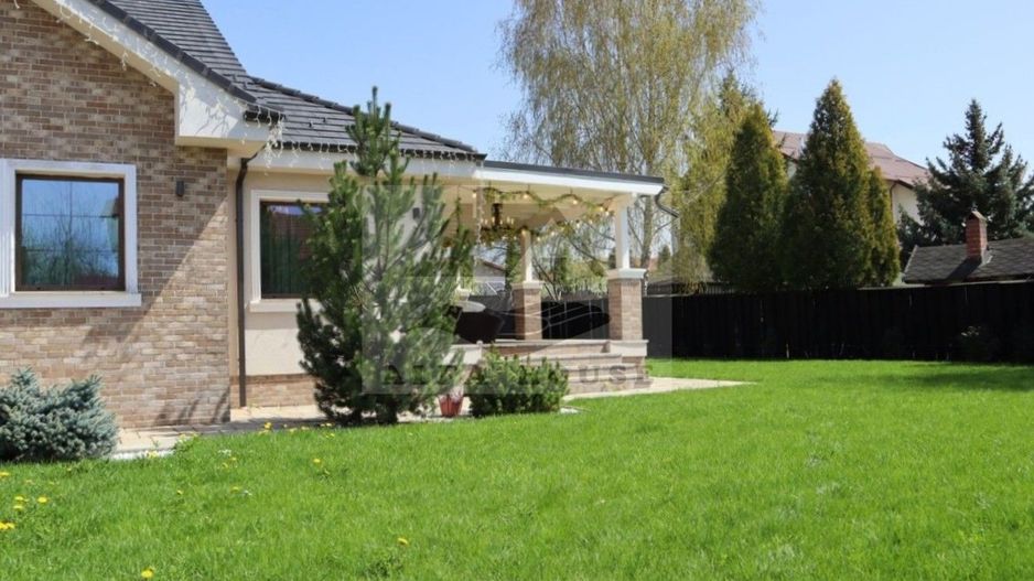 Casa deosebita cu 4 camere, 228 mp, Brașov - Cartierul Stupini - Poză 2