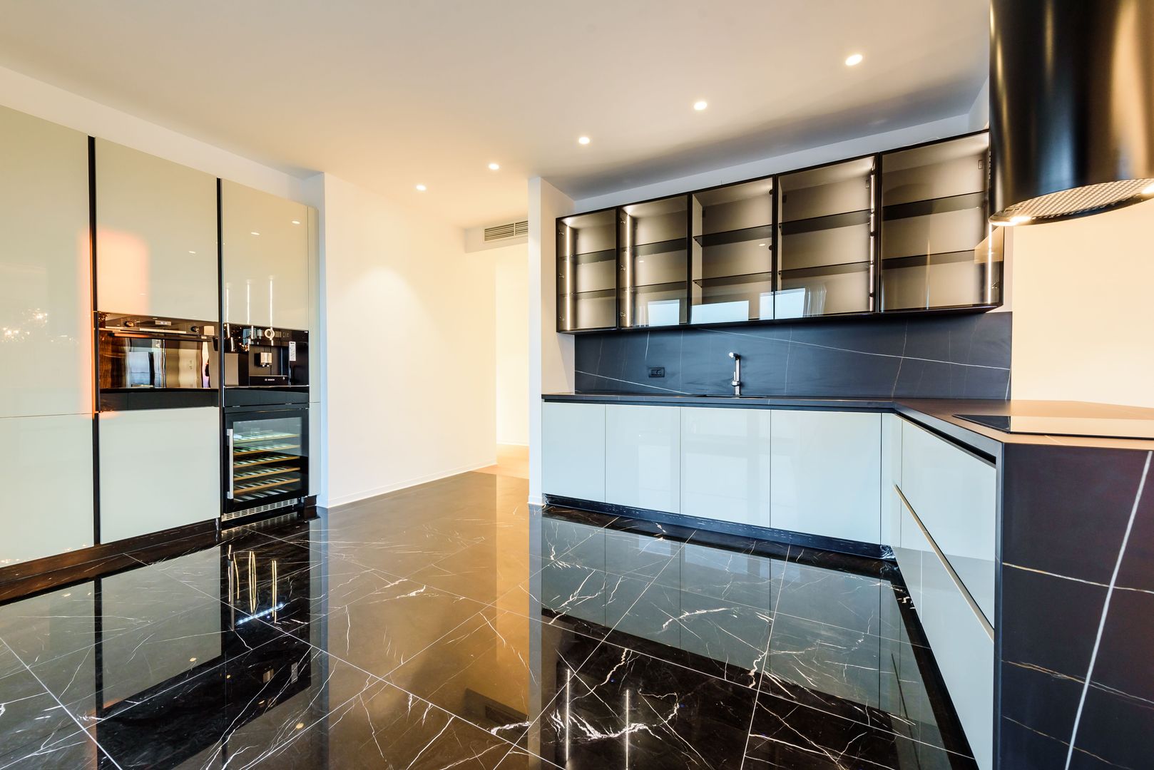 Apartament spațios de 5 camere în zonă exclusivistă, perfect pentru familie - Poză 12