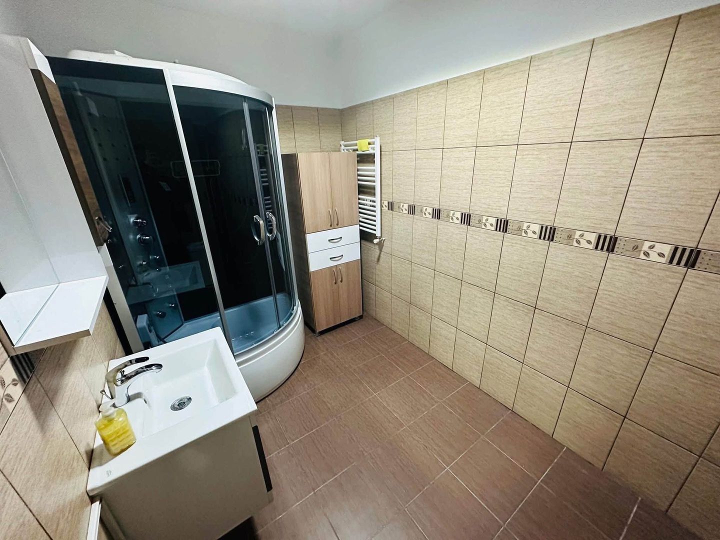 Apart. 3 camere, Ared R 18 pe str. Tudor Vladimirescu - Oradea - Poză 8