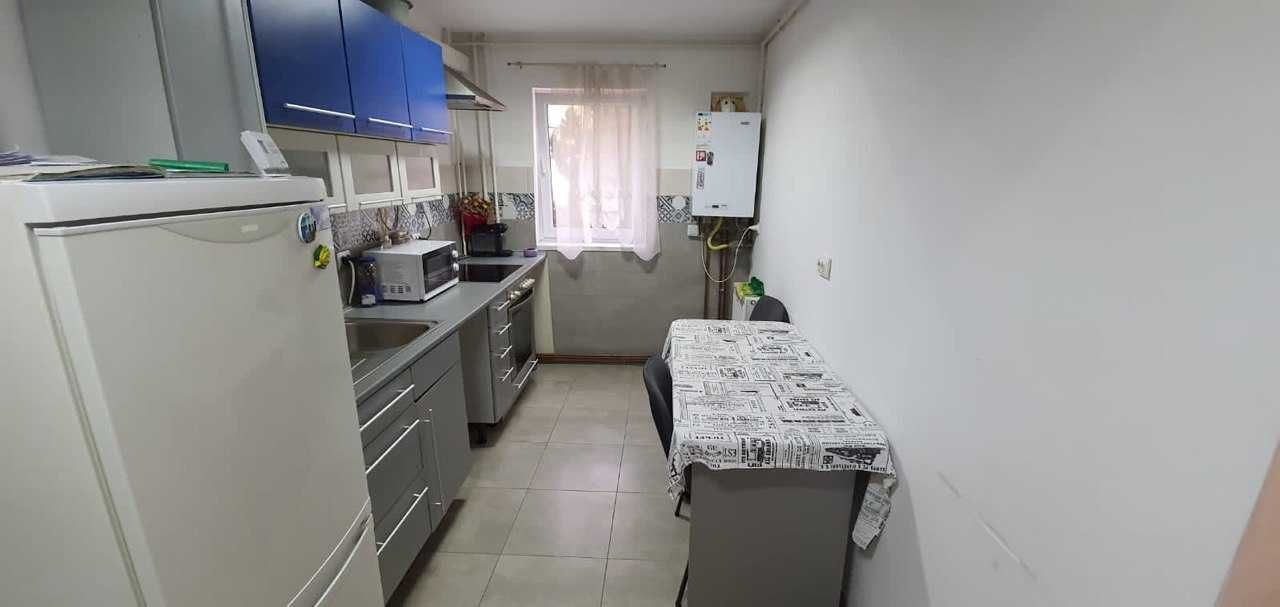Apartament de inchiriat cu trei camere - Poză 2