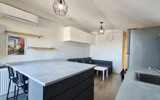 Locuință cochetă la mansardă, cu balcon și boxă de depozitare - Poză 23