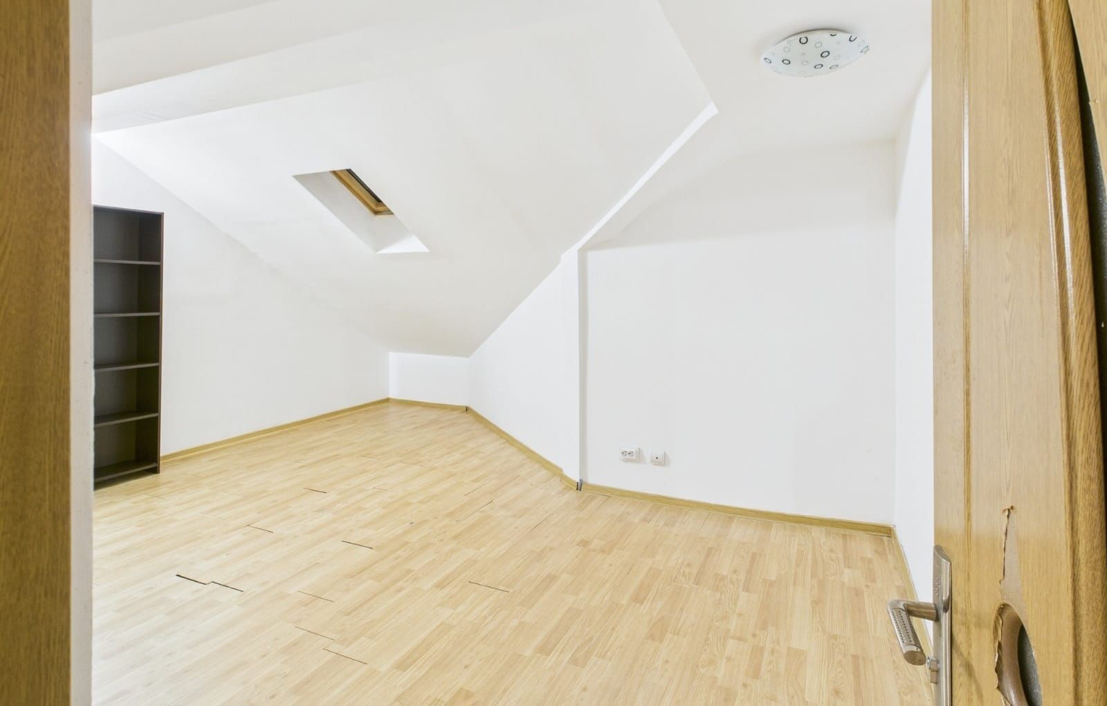 Apartament 1 cameră cu balcon și pod compartimentat | Dâmbovița, Timiș - Poză 13