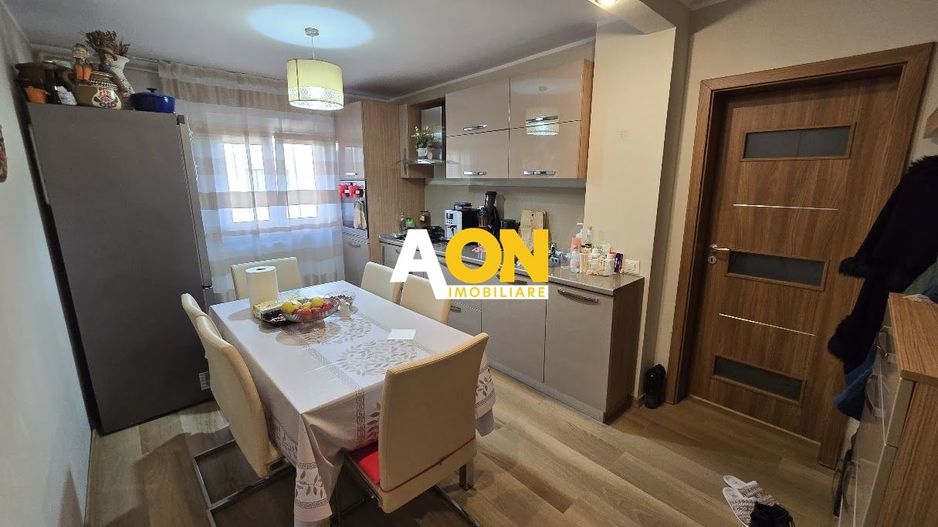 Apartament 2 Camere Renovat si Mabilat - Poză 1