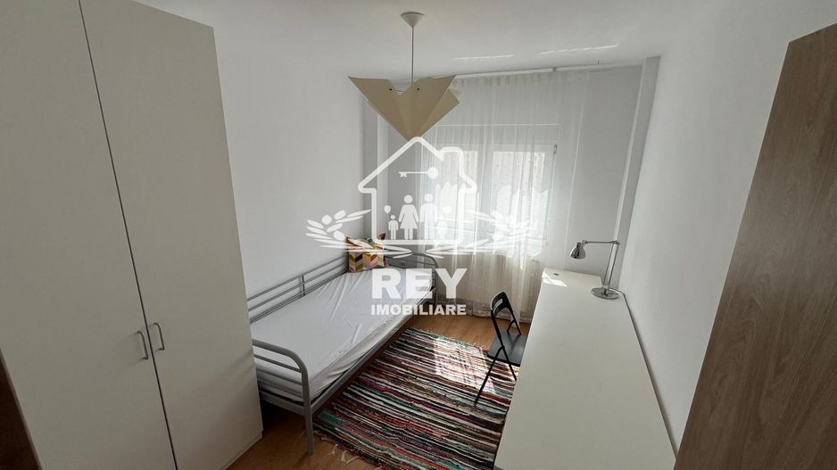 Inchiriez apartament 4 camere in Cartier Strand - Sibiu - Poză 1