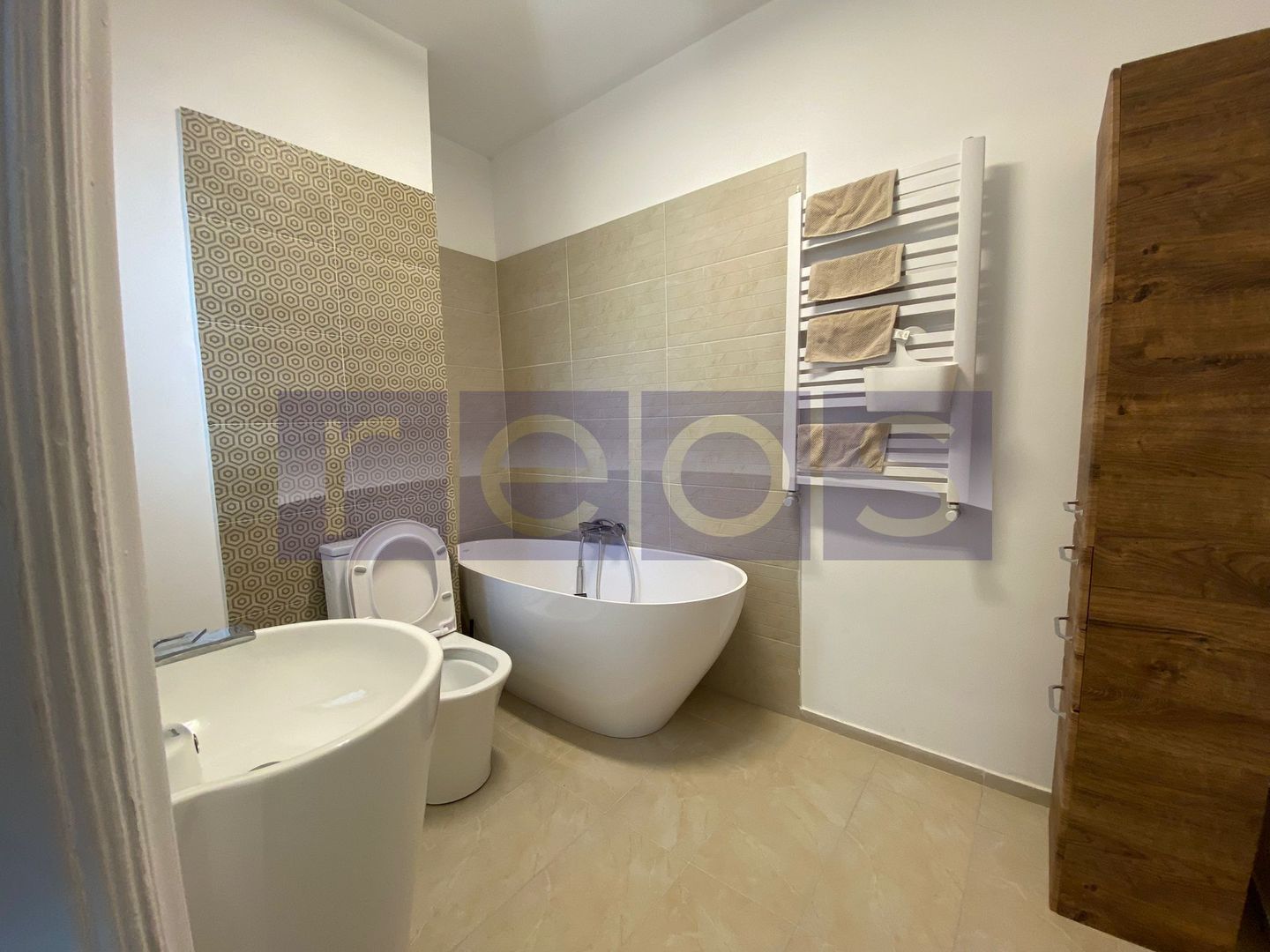 VÂNZARE | 4 CAMERE + CURTE | DOROBANȚI - Poză 9