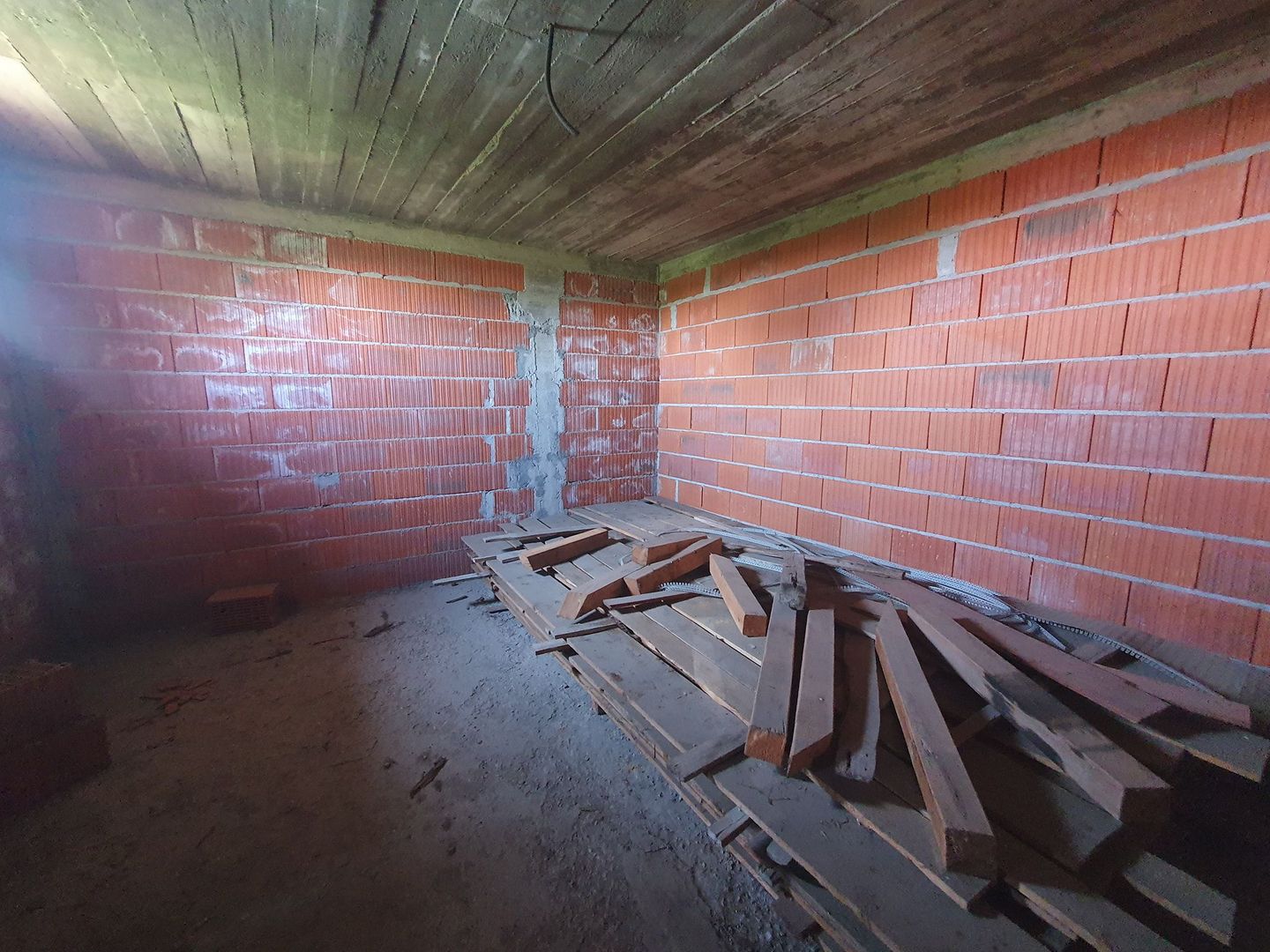 Oportunitate investiție, locuință mare, Ds + P + E.  Cu teren uriaș! - Poză 9