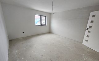 Vila Tătărani - 280 mp utili - 500 mp Teren - 8 Camere + 4 Băi - Poză 17