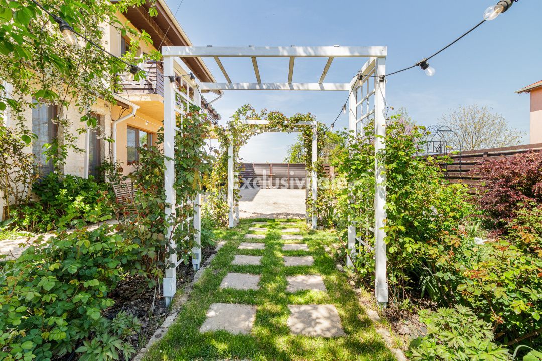 Casa cu suflet si gradina spectaculoasa - Poză 2