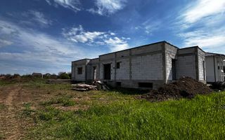 Casa la rosu de vanzare in Alba Iulia - Poză 1