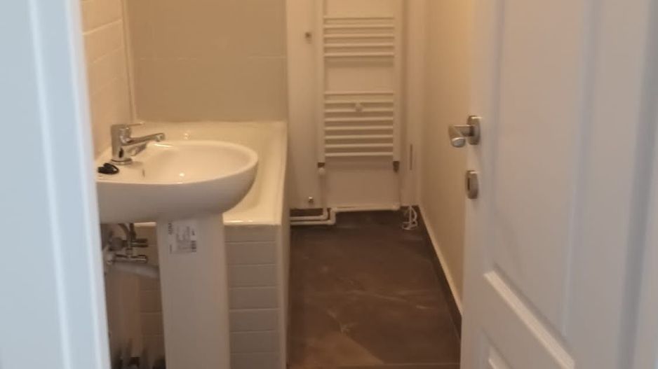 Garsoniera renovata, decomandata - Poză 3