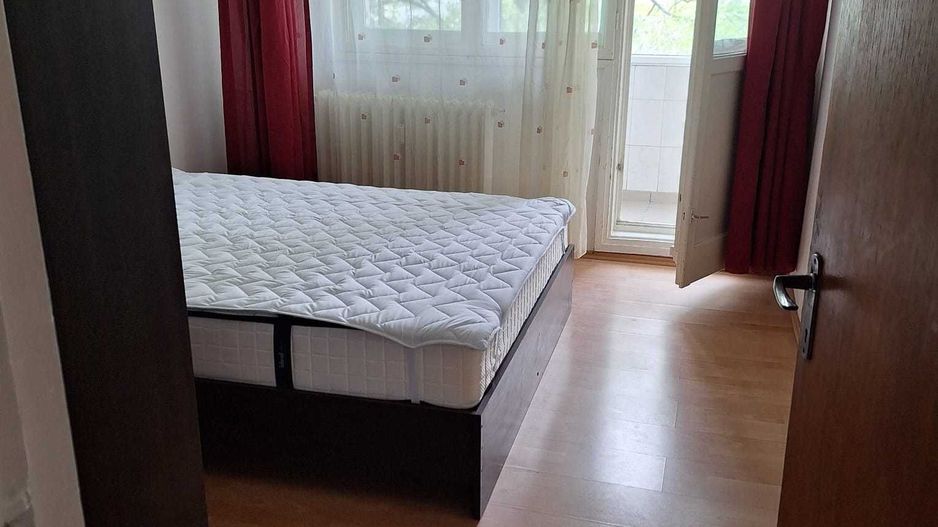 Închiriere Apartament cu 3 camere Titan, langa metrou 1 Decembrie, renovat - Poză 3