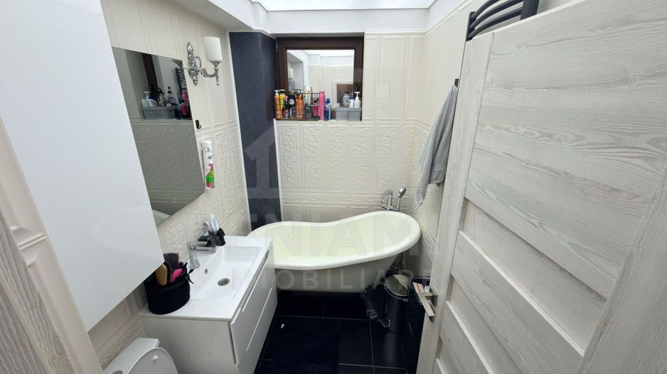 Apartament Modern -Bloc nou - Etaj 1 Cornitoriu 42MP - Parcare - Poză 8