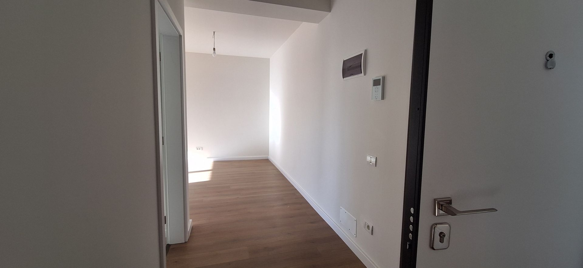 Apartament 2 camere cu loc de parcare inclus - Poză 5