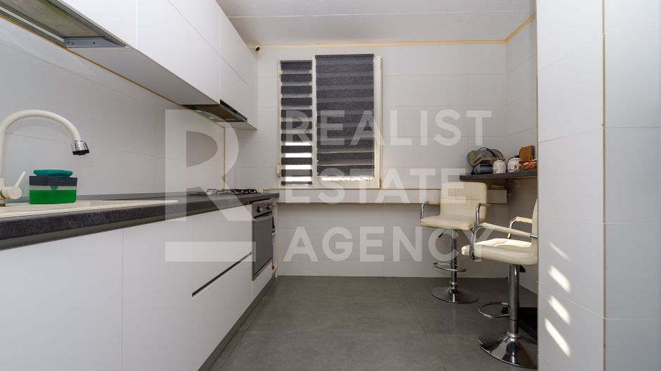 Vânzare, apartament, 3 camere, zona Drumul Taberei - Poză 2