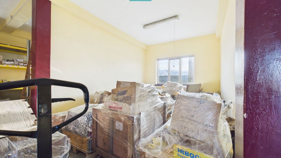 Clădire P+E parcare si platformă betonată 700mp - Poză 3