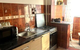 Apartament cu 1 cameră decomandat, etaj 8/11, Micro 20 – de închiriat - Poză 4