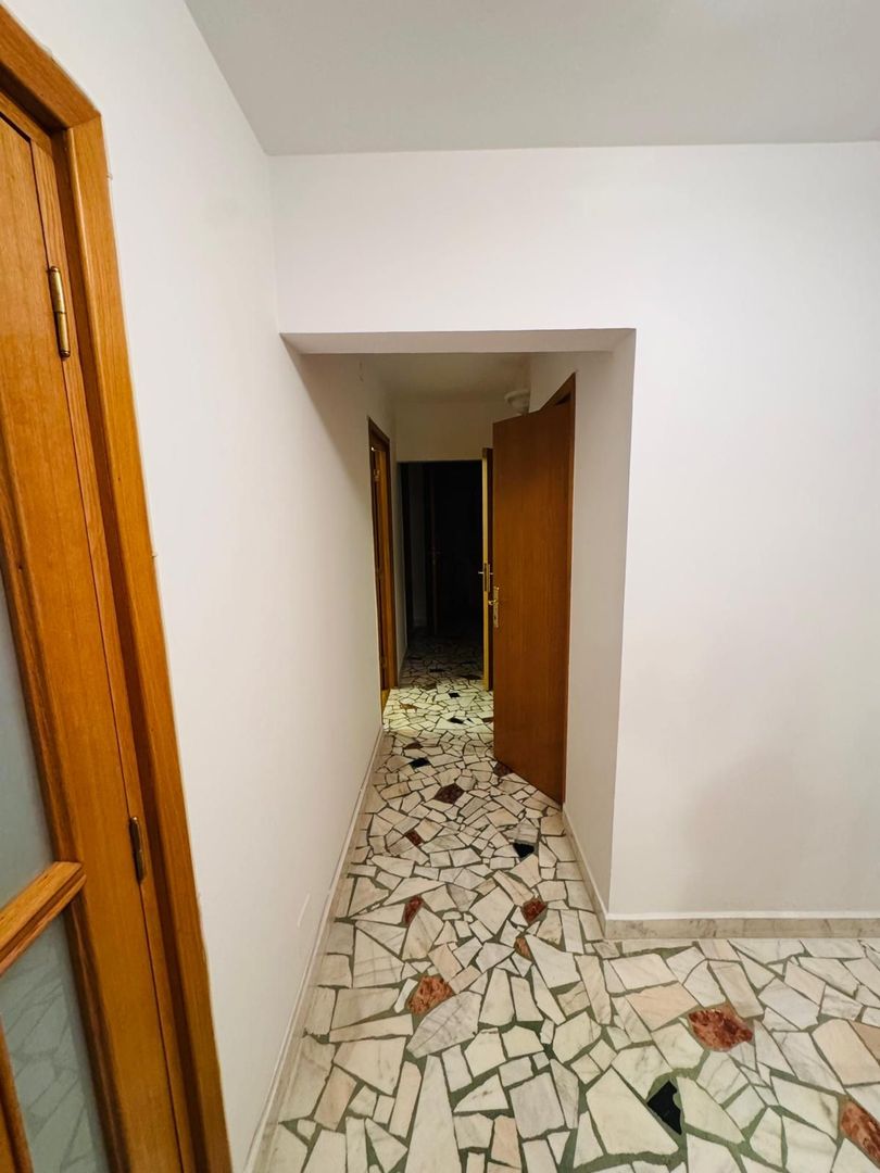 Apartament cu 3 camere de vanzare Drumul Taberei - Poză 10