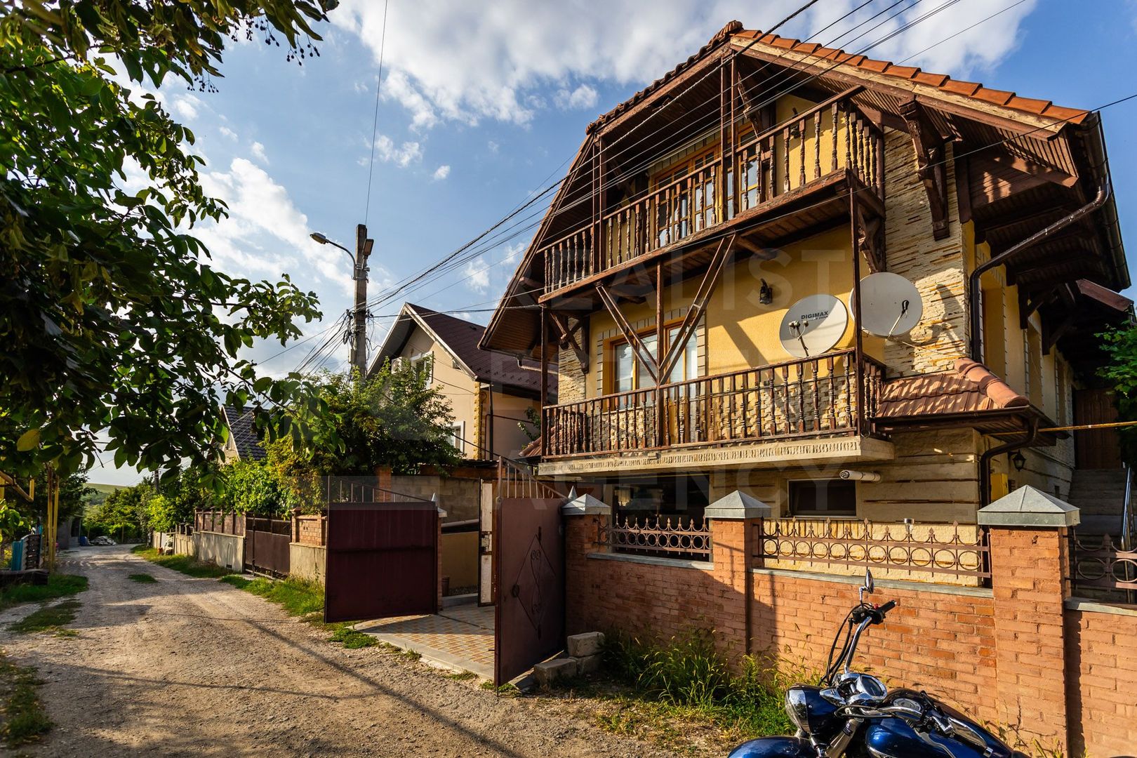 Vânzare, casă, 3 nivele, 160 mp, Goianul Nou - Poză 1