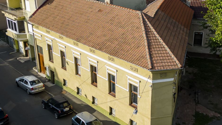 Clădire cu două apartamente zonă centrală - Poză 2