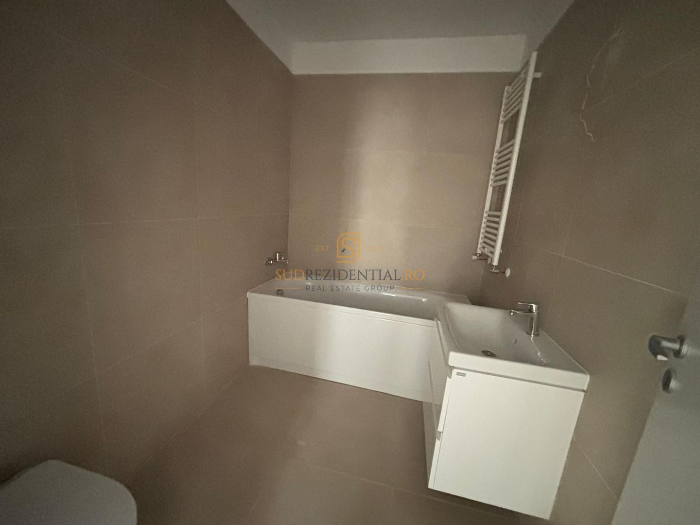 De inchiriat apartament modern cu 2 camere - Viva Residence, Sector 4 - Poză 9