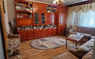 BRASADAS vinde ap 3 cam RENOVAT etaj 4/4 Carpati 2. - Poză 4